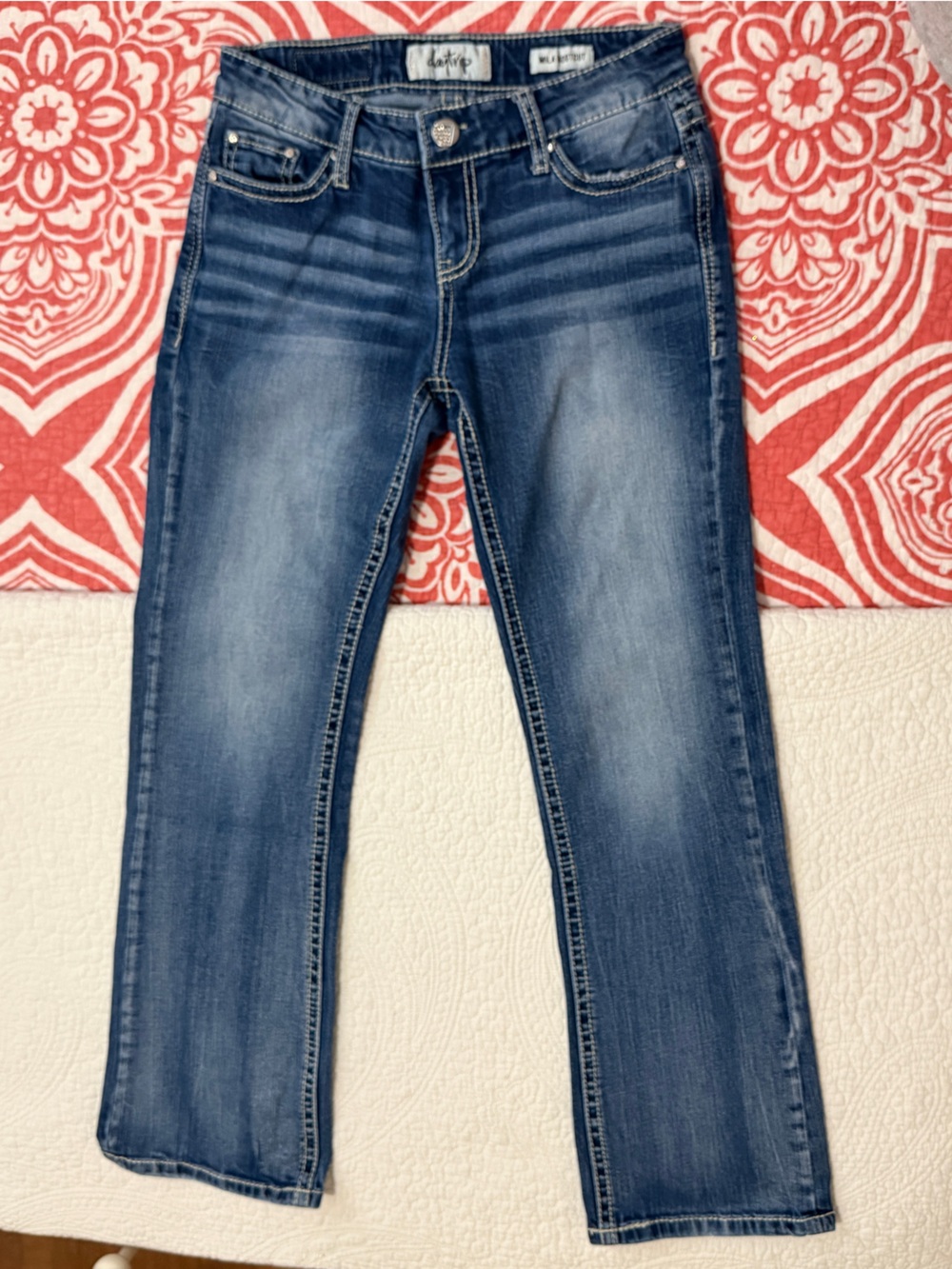 Buckle Daytrip Mila Bootcut Jeans 26R Medium Wash Distressed Denim Blue Jeans